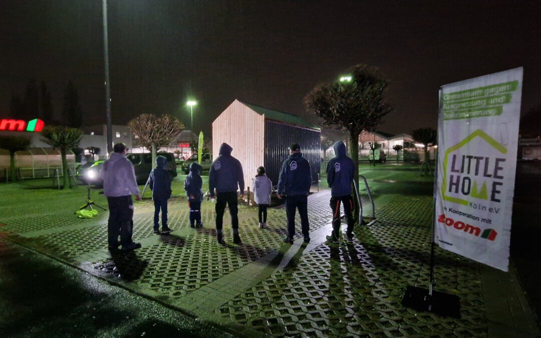 Erschöpfte Hände bauen Hoffnung