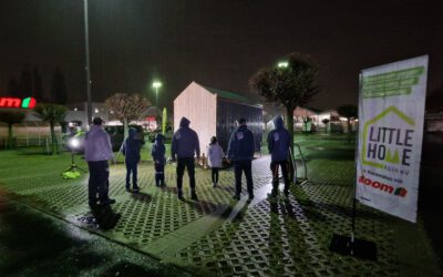 Erschöpfte Hände bauen Hoffnung